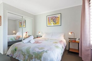 2 habitaciones, tabla de planchar con plancha, internet y ropa de cama 