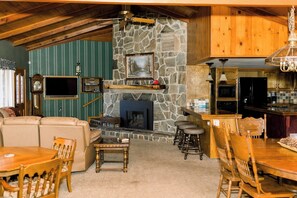 TV - Redican -Lake View Cabin (Bass Lake)