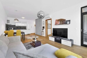 Unclassified image, 3 of 40, button