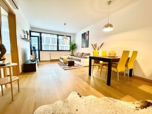 Living area - Riverside Luxury Apartment (Bratislavský kraj)