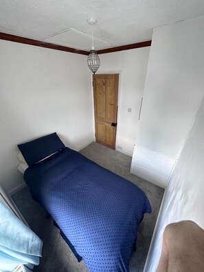 2 makuuhuonetta, silitysrauta/-lauta, Wi-Fi, vuodevaatteet