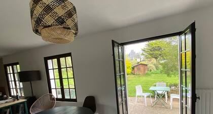 The Sea Breeze
Detached house 50 meters from the beach