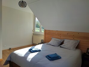4 habitaciones, cuna de viaje, wifi gratis y ropa de cama 