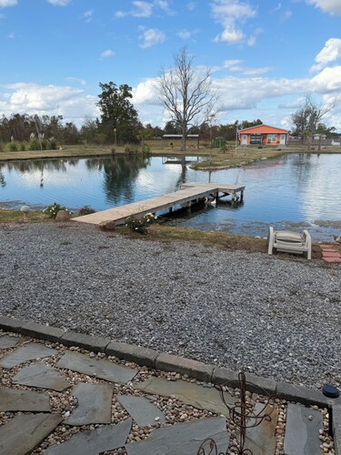 #1 Funny Farm Cabins on the pond 