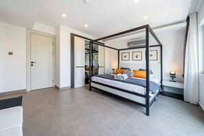 3 bedrooms, iron/ironing board, travel crib, free WiFi