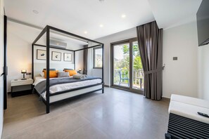 3 chambres, fer et planche à repasser, lit de bébé portatif