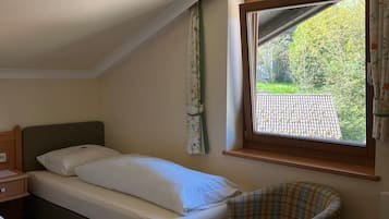 Classic-Zweibettzimmer | 1 Schlafzimmer, Allergikerbettwaren, Zimmersafe, Schreibtisch