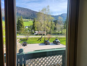 Literie hypoallergénique, coffres-forts dans les chambres, bureau