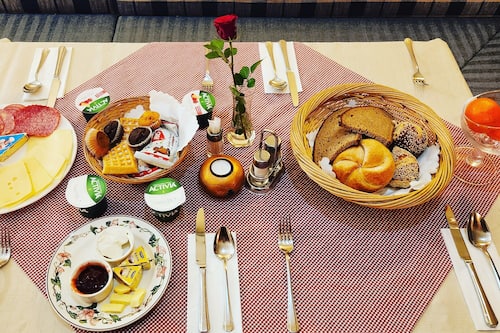 Tägliches kontinentales Frühstück gegen Gebühr