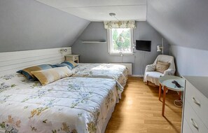 3 bedrooms, free WiFi, bed sheets
