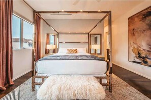 3 bedrooms, iron/ironing board, WiFi, bed sheets - Prime Loc•Modern Luxury•Rooftop Deck•Views (Houston)