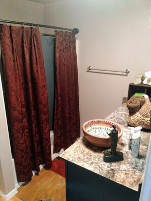 Towels, toilet paper - Rocking J Ranch House (Cove)