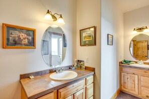Free toiletries, towels
