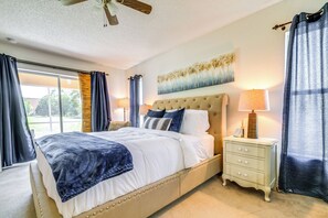 3 bedrooms, iron/ironing board, Internet, bed sheets - Family-Friendly Spring Hill Vacation Home w/ Lanai (Spring Hill)