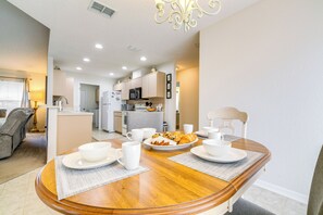 Dining - Family-Friendly Spring Hill Vacation Home w/ Lanai (Spring Hill)