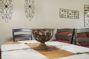 Dining - Lock-off Connecting Condo & Suite in a Gated Community (Reeds Spring)