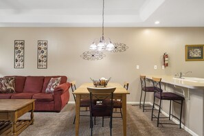 Dining - Condo and Connecting Suite at StoneBridge Village near SDC (Reeds Spring)