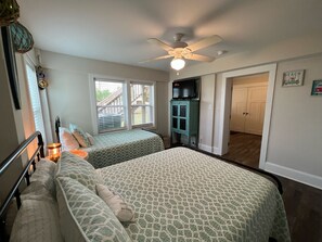 3 bedrooms, WiFi, bed sheets - Blocks to the Beach! Huge Patio & Fenced-In Backyard. (Atlantic Beach)