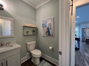 Shower, hair dryer, towels, soap - Blocks to the Beach! Huge Patio & Fenced-In Backyard. (Atlantic Beach)