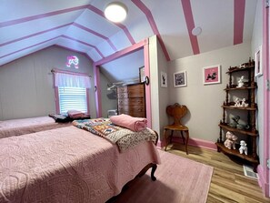2 slaapkamers, een strijkplank/strijkijzer