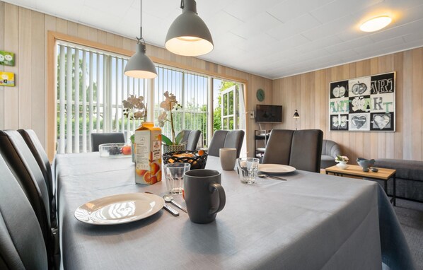 تناول الطعام