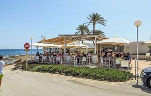 Outdoor dining - Beautiful home in Orihuela (Orihuela)