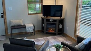 Smart-TV og peis