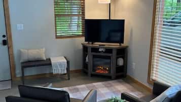 Smart TV, fireplace