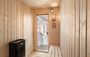 Interior - Gorgeous home in Glesborg with sauna (Glesborg)