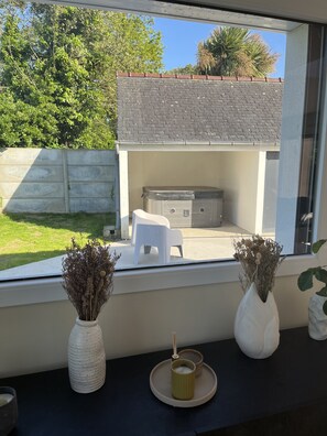 Interior - Maison Moderne - spa Jacuzzi (Saint-Thonan)
