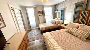 3 Schlafzimmer, Schreibtisch, Reisekinderbett, kostenloses WLAN