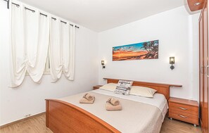 3 chambres, fer et planche à repasser, accès au Wi-Fi (inclus)