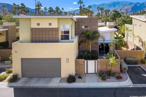 Exterior - Midcentury-Inspired, Stylish, Solar-Powered Luxury Pool Home (Palm Springs)
