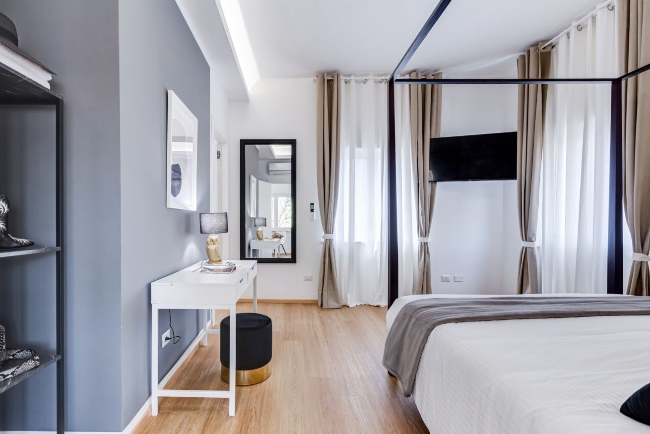 5 Schlafzimmer, Schreibtisch, Bügeleisen/Bügelbrett, WLAN