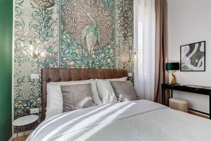 5 bedrooms, desk, soundproofing, iron/ironing board - Villa Chiara - a new Luxury Star is born in Rome! (Roma)