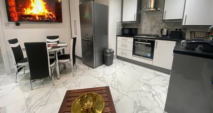 THE ROYAL BOUTIQUE OXFORD LODGE by LONDON HEATHROW SLEEP 6