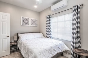 2 habitaciones, tabla de planchar con plancha, wifi y ropa de cama 