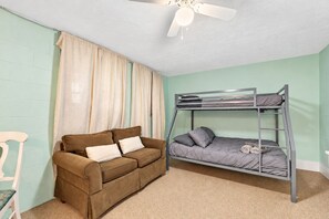 Embark on an extraordinary experience as you enter this exceptional bedroom, carefully curated to offer a perfect blend of comfort and entertainment. - Cozy Oasis Screened Pool Picturesque Water Canal Views! (Port Richey)