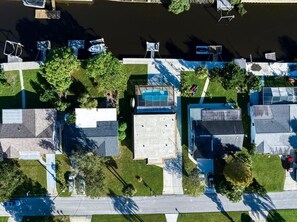 المنشأة من الخارج