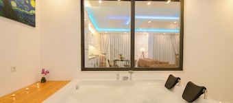 Mulberry Suit Aparts