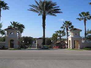 Exterior - Close to Disney and golf.  Beautiful home with gas heated south facing pool (Haines City)