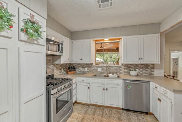 Fridge, microwave, oven, stovetop