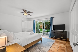 4 bedrooms, desk, iron/ironing board, travel crib