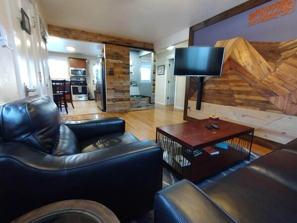 TV connectée, médiathèque, chaîne hi-fi