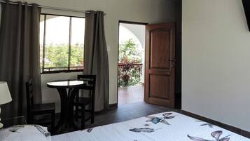 1 kamar tidur, seprai premium, dan selimut bulu angsa