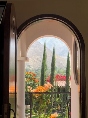 Design Apartment, 2 Bedrooms, Terrace, Pool View