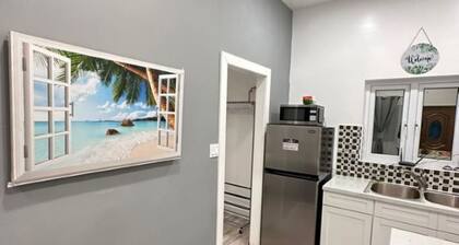 5 mins walk or rent a bike to ride to Turtle Beach.