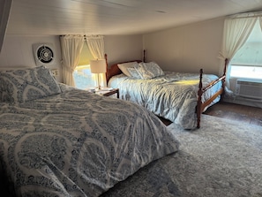 3 bedrooms, desk, iron/ironing board, free WiFi - Cozy beach cottage, steps from Lewes Beach (Lewes)