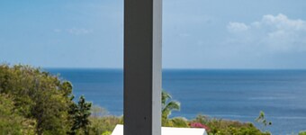 Villa Sun and Sea 5 bedrooms, sea view and located 800 meters from the beaches.