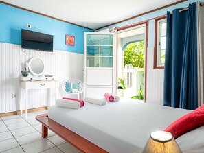 5 bedrooms, travel cot, WiFi, bed sheets